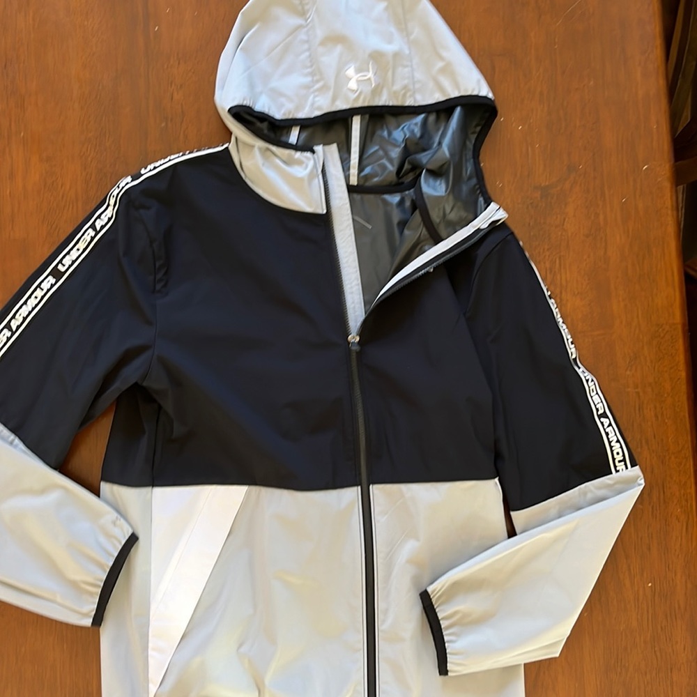 Under Armour light weight cold gear jacket NBW